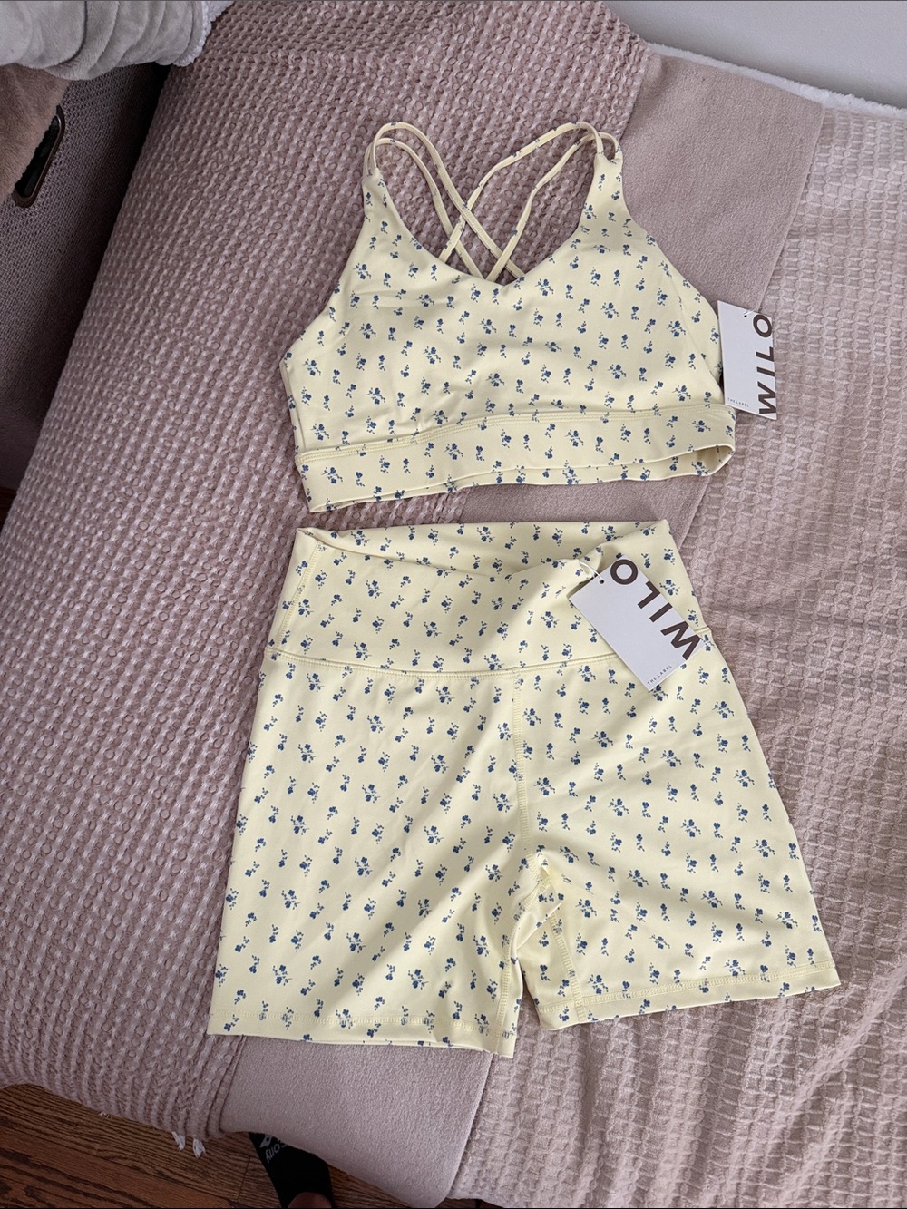 Wilo Butter Yellow Floral Strappy Sports Bra & High-Waist Bike Shorts - Picture 2 of 4